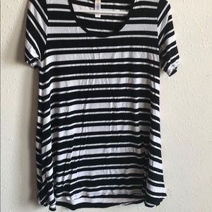 LulaRoe Perfect T